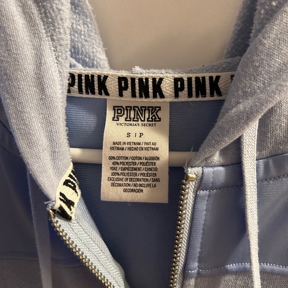 🍒 VS Pink Hoodie Baby Blue - Picture 3 of 4